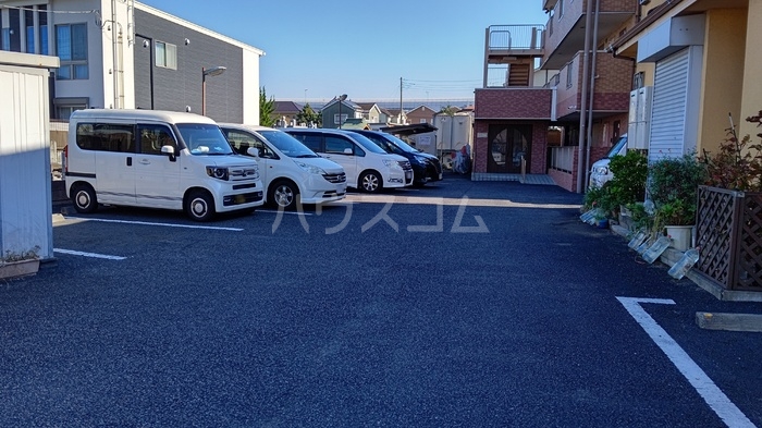23/30 駐車場