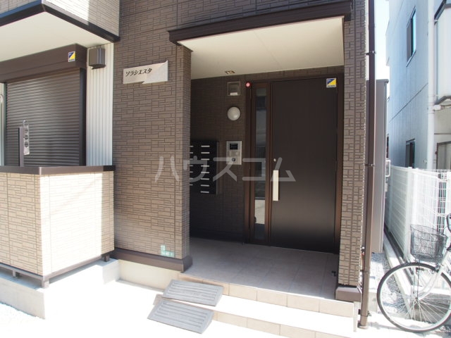 23/30 エントランス