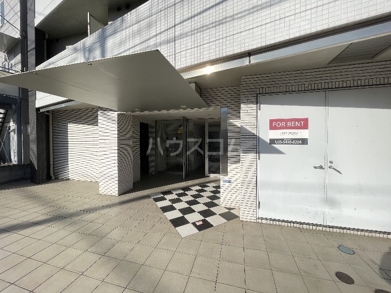 21/23 エントランス