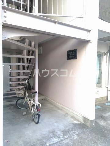 28/30 エントランス