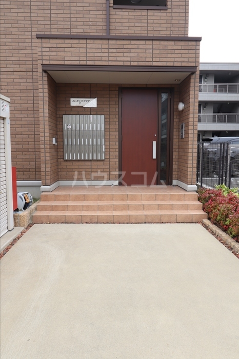 16/26 エントランス