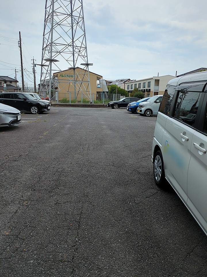 23/27 駐車場