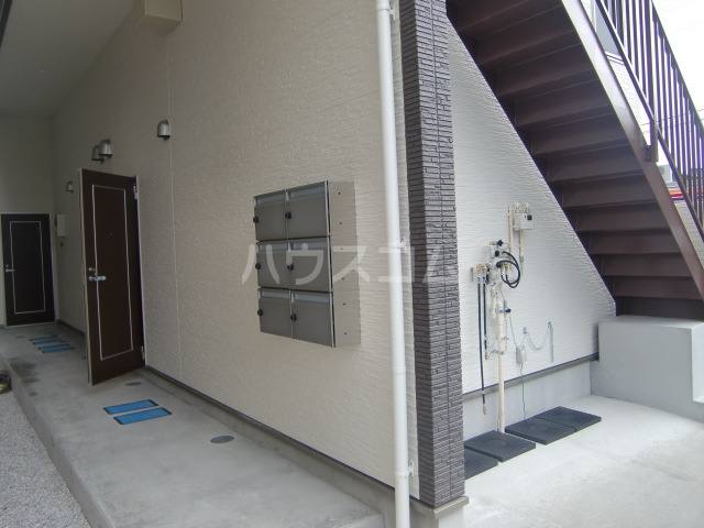 22/28 エントランス