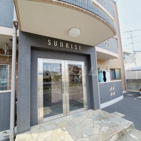 24/30 エントランス