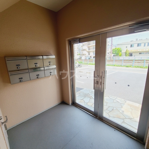 25/30 エントランス