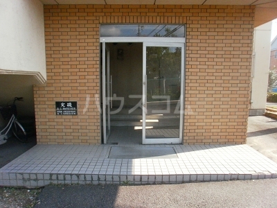 26/30 エントランス