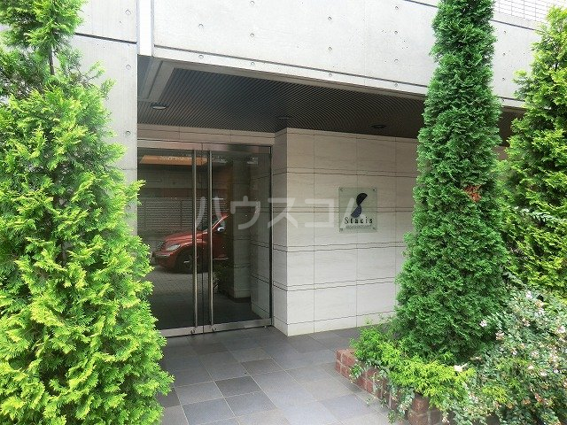 23/30 エントランス