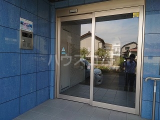 21/30 エントランス