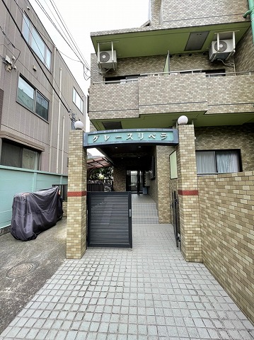 20/30 エントランス