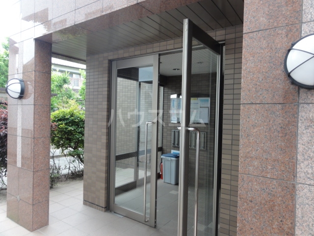 20/29 エントランス