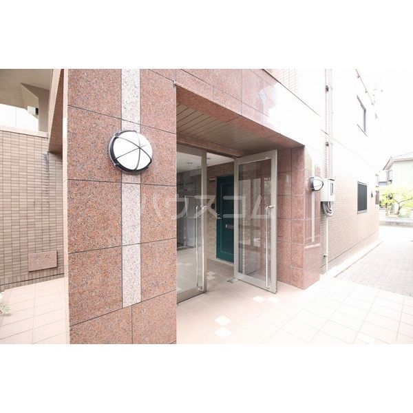 14/22 エントランス