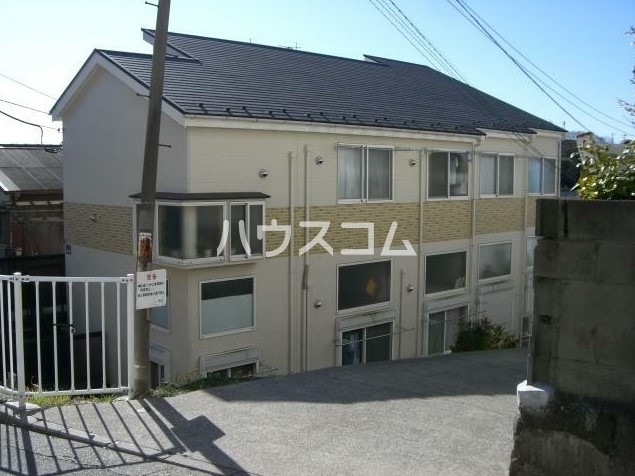 18/27 エントランス