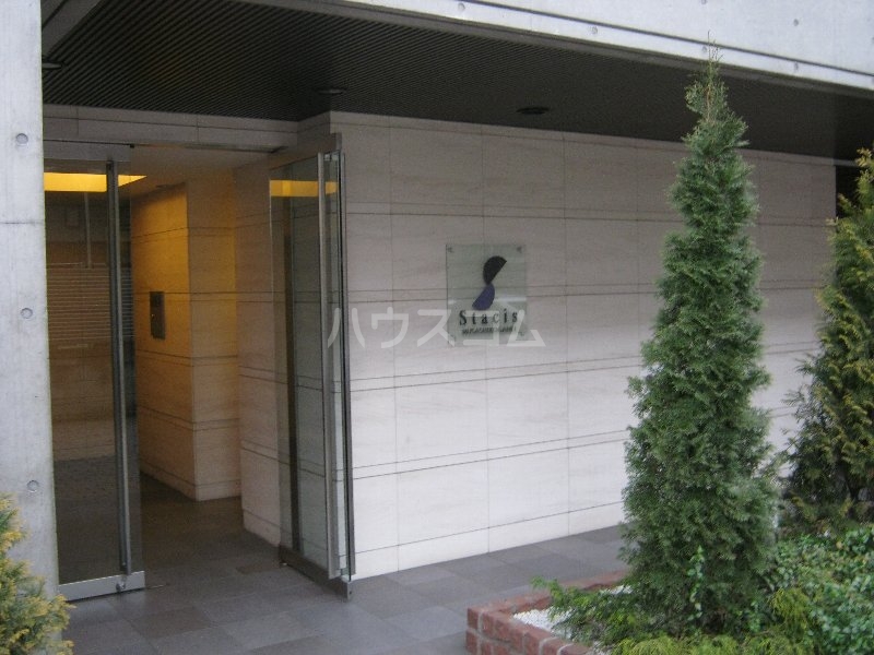 18/28 エントランス