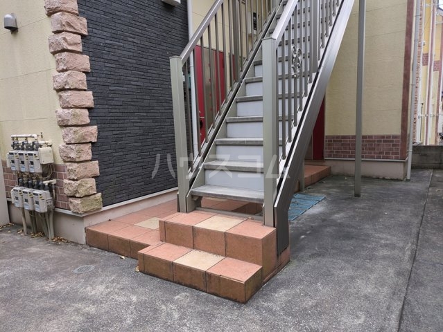 21/27 エントランス