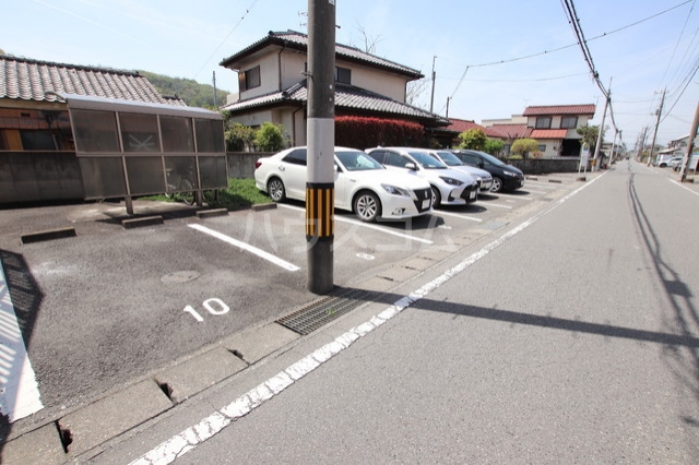 13/15 駐車場