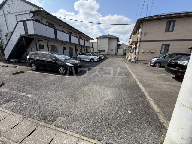 2/3 駐車場