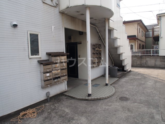 26/30 エントランス