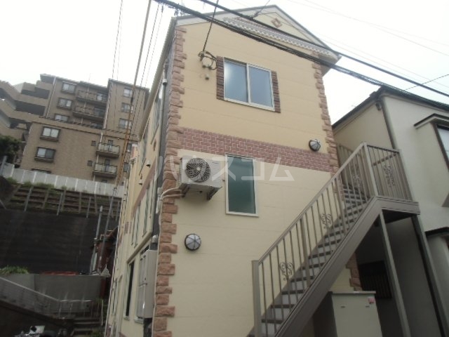 18/22 エントランス