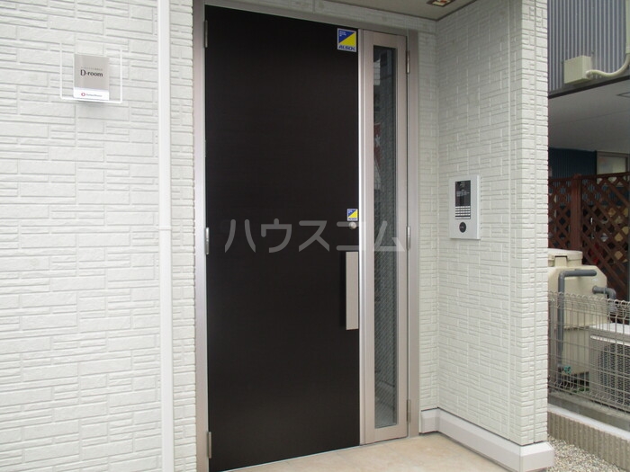 13/16 エントランス