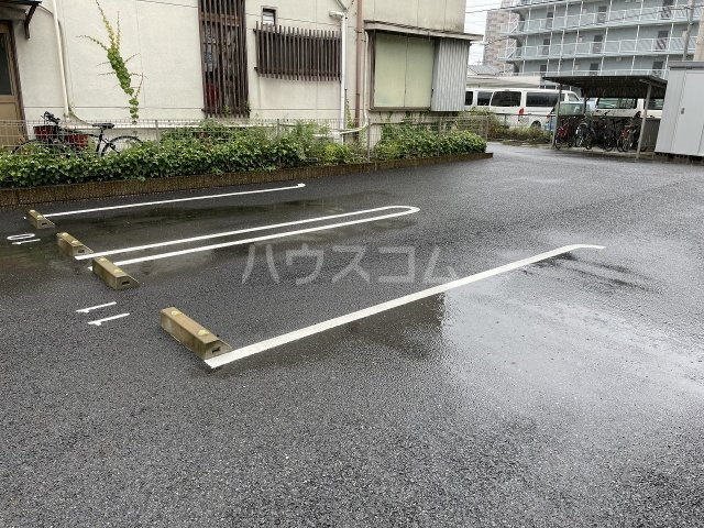2/5 駐車場
