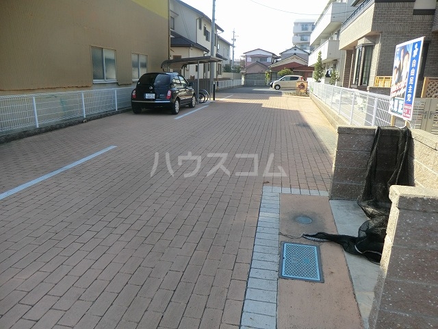 2/3 駐車場