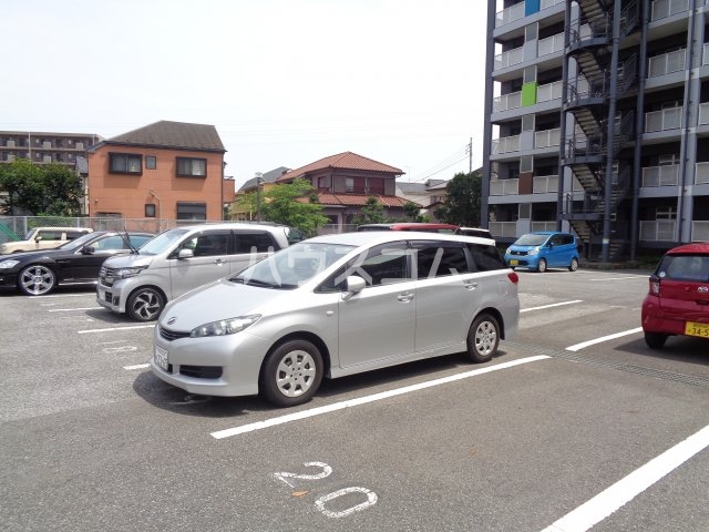 28/30 駐車場