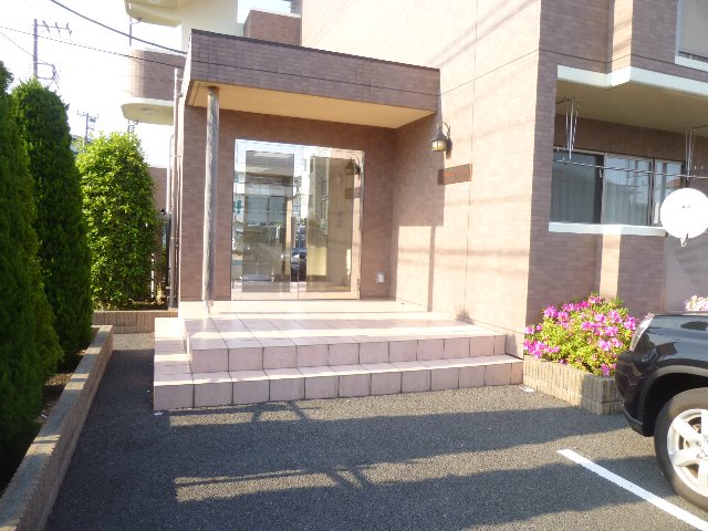 22/28 エントランス