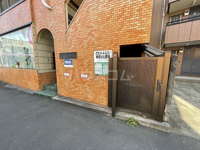 21/26 エントランス