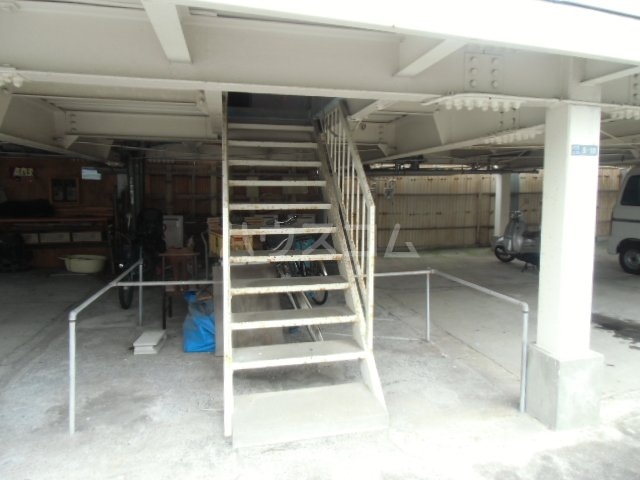 21/23 エントランス