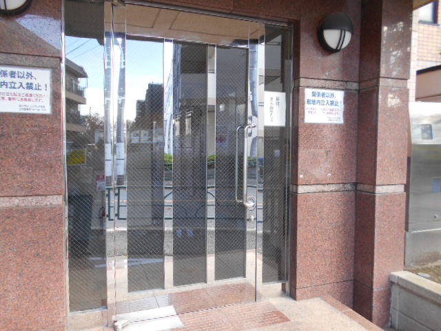 17/18 エントランス