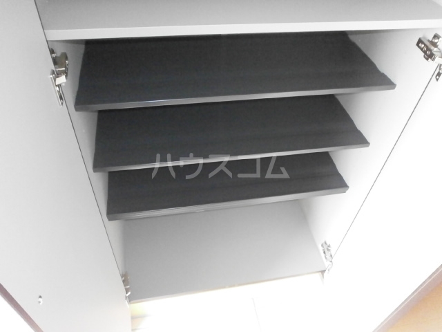 27/30 エントランス