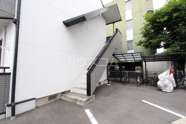 17/28 エントランス