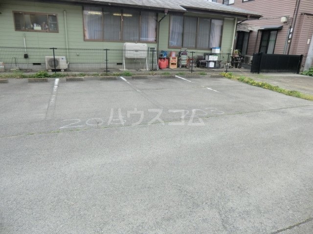 2/5 駐車場
