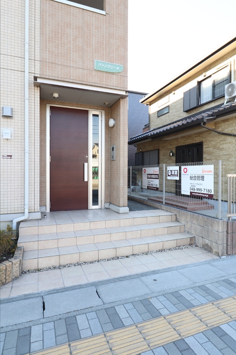 20/30 エントランス