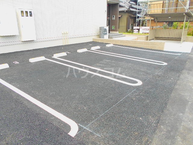 14/17 駐車場