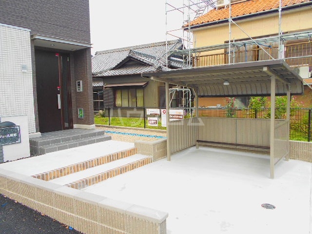 15/17 駐車場