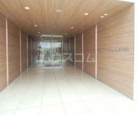 16/20 エントランス