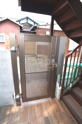 2/4 エントランス