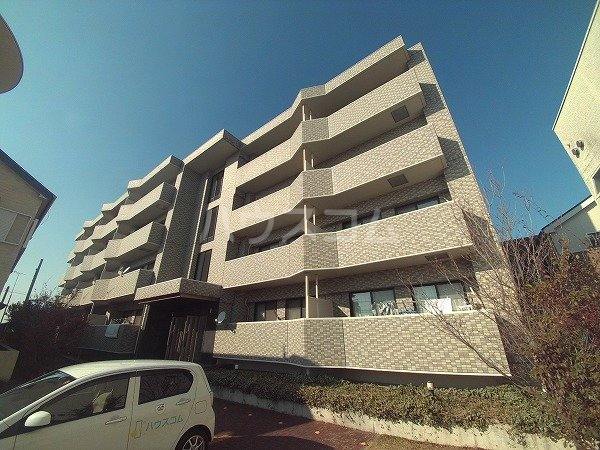 21/30 エントランス