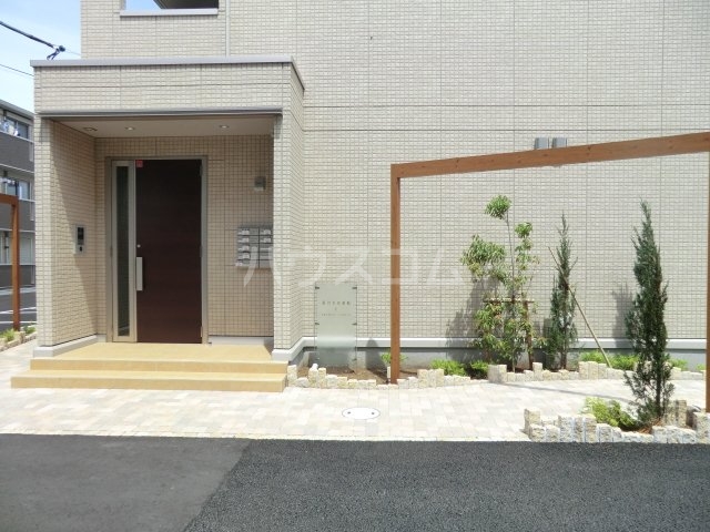 20/30 エントランス