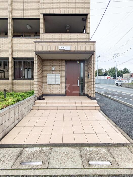 17/26 エントランス