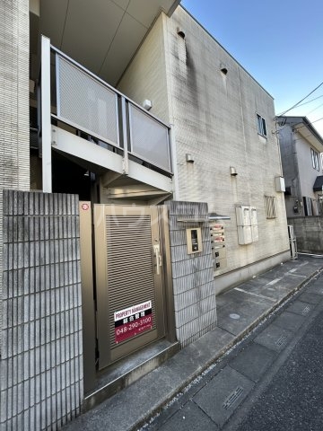 20/30 エントランス