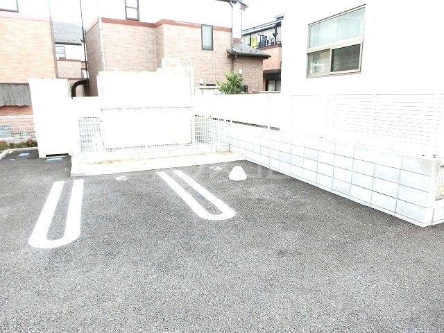 20/29 駐車場