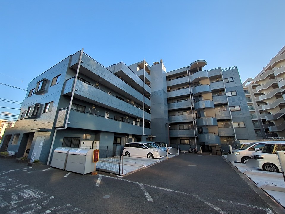 28/30 エントランス