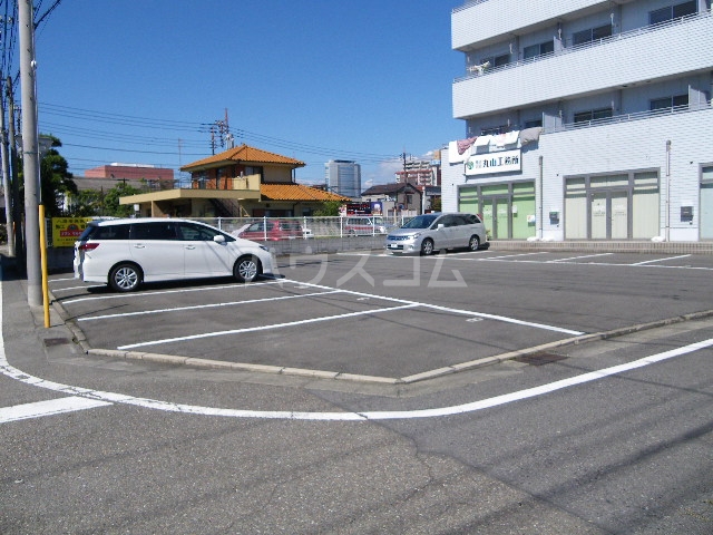 18/19 駐車場