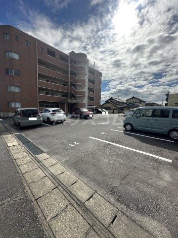 22/30 駐車場
