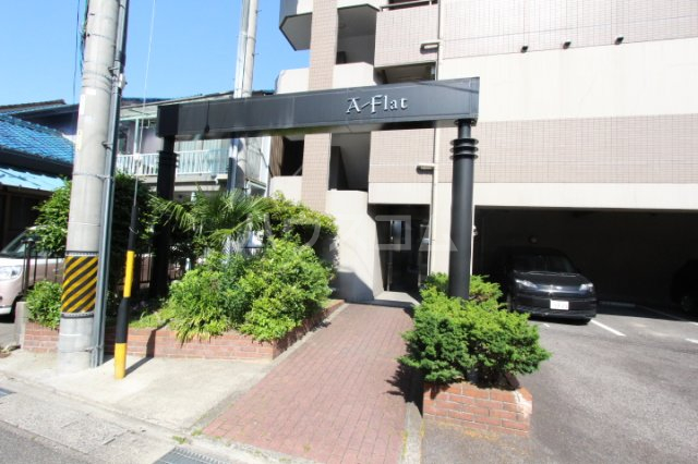 14/25 エントランス