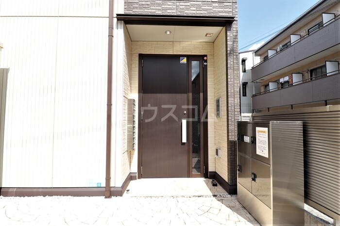 15/23 エントランス