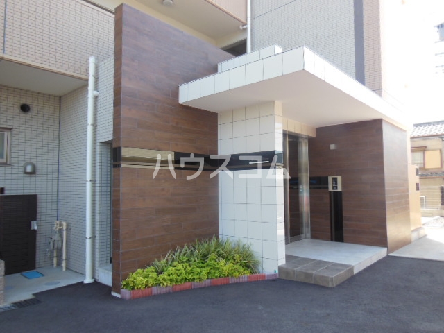 25/28 エントランス