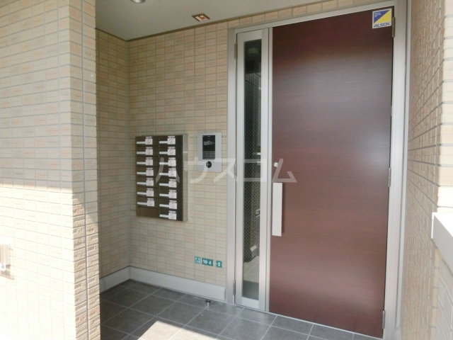 16/27 エントランス